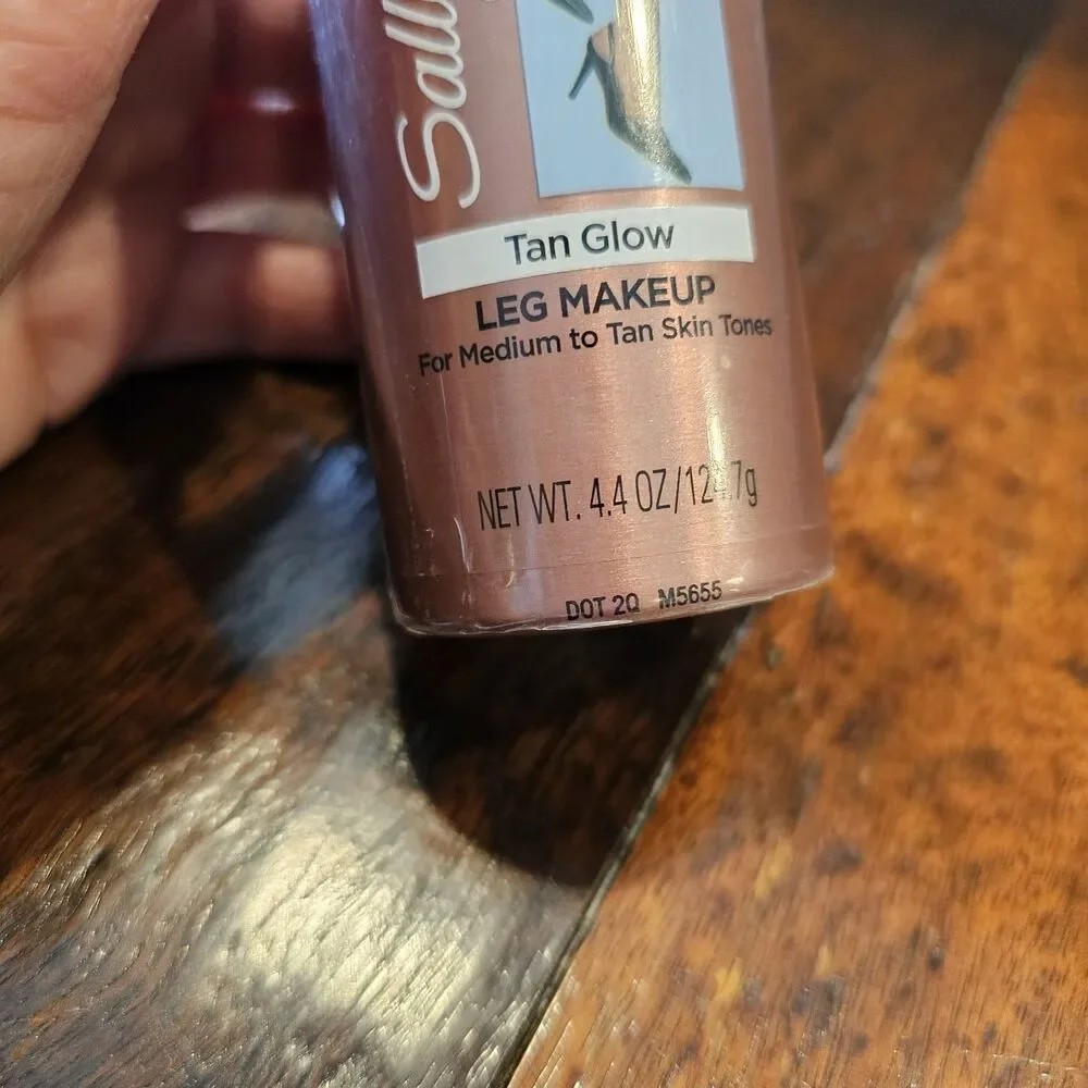 SALLY HANSEN airbrush legs spray instant tan leg makeup water resistant 4.4oz